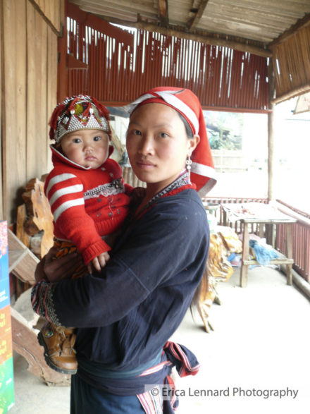 red dao mother and baby