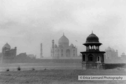 taj mahal at dawn